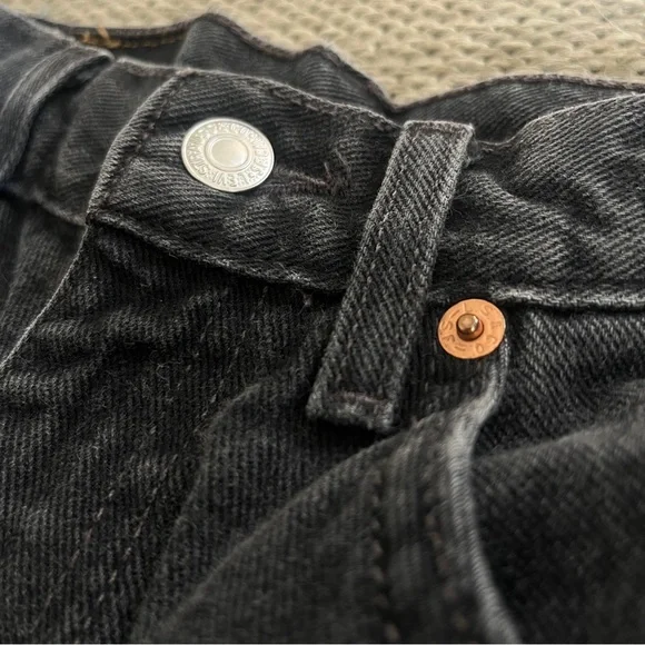 Levi’s Black Denim Vintage Shorts - Picture 5 of 8
